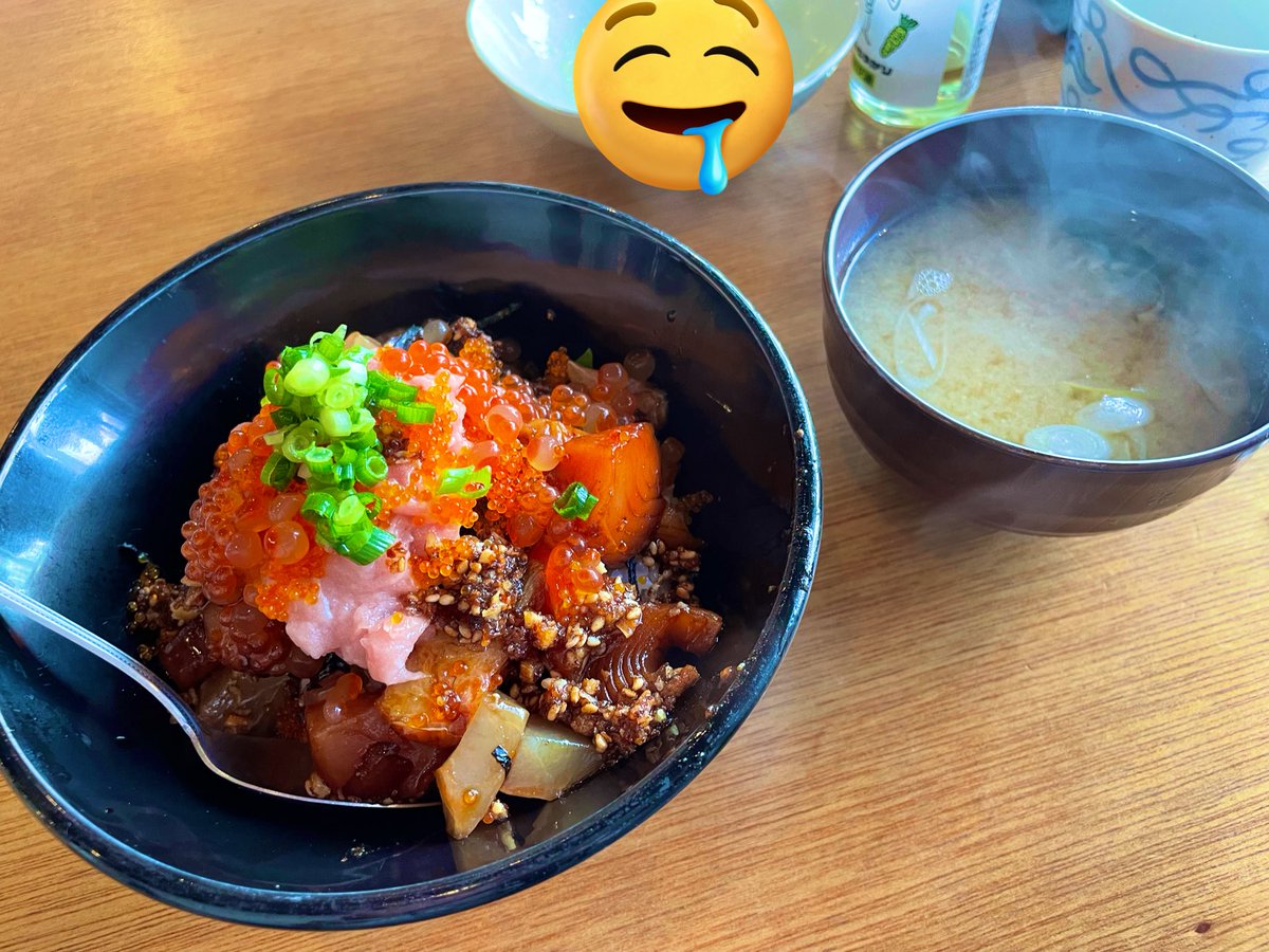RIMMEDY's tweet photo. 渡邉組はもう、、にこのメッセージ🤣新年から笑いましたw
あっつあつの味噌汁大好き過ぎる🫶
#teamW🦍
#forever https://t.co/n5VcD2i9Vu