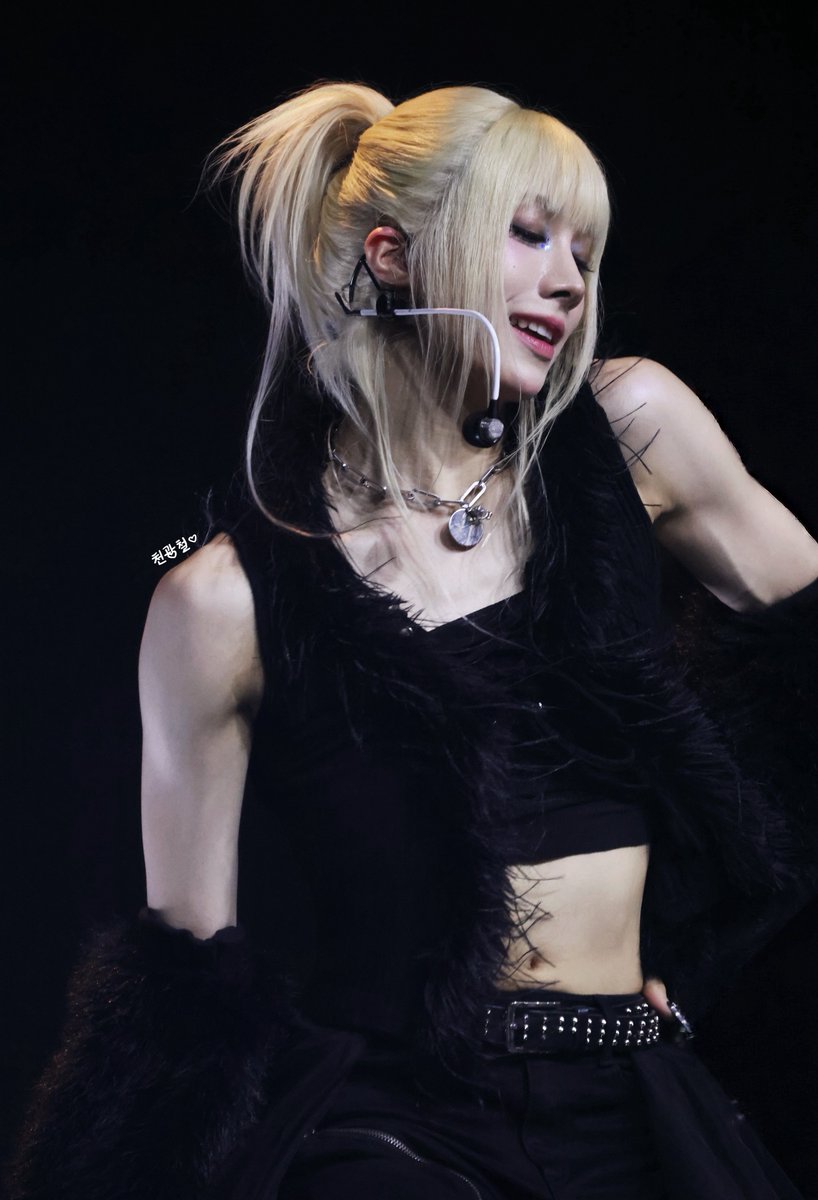 1cheonkwang's tweet image. 260107 XLOV

1st ANNIVERSARY FAN CONCERT 
&amp;lt; FIRST LOVE &amp;gt;
XLOV 루이

#XLOV #엑스러브 #エクブ
#우무티 #WUMUTI #ウムティ #吾木提
#루이 #RUI #ルイ #陳冠叡
#현 #HYUN #현 #ヒョン
#하루 #HARU #ハル #暖琉