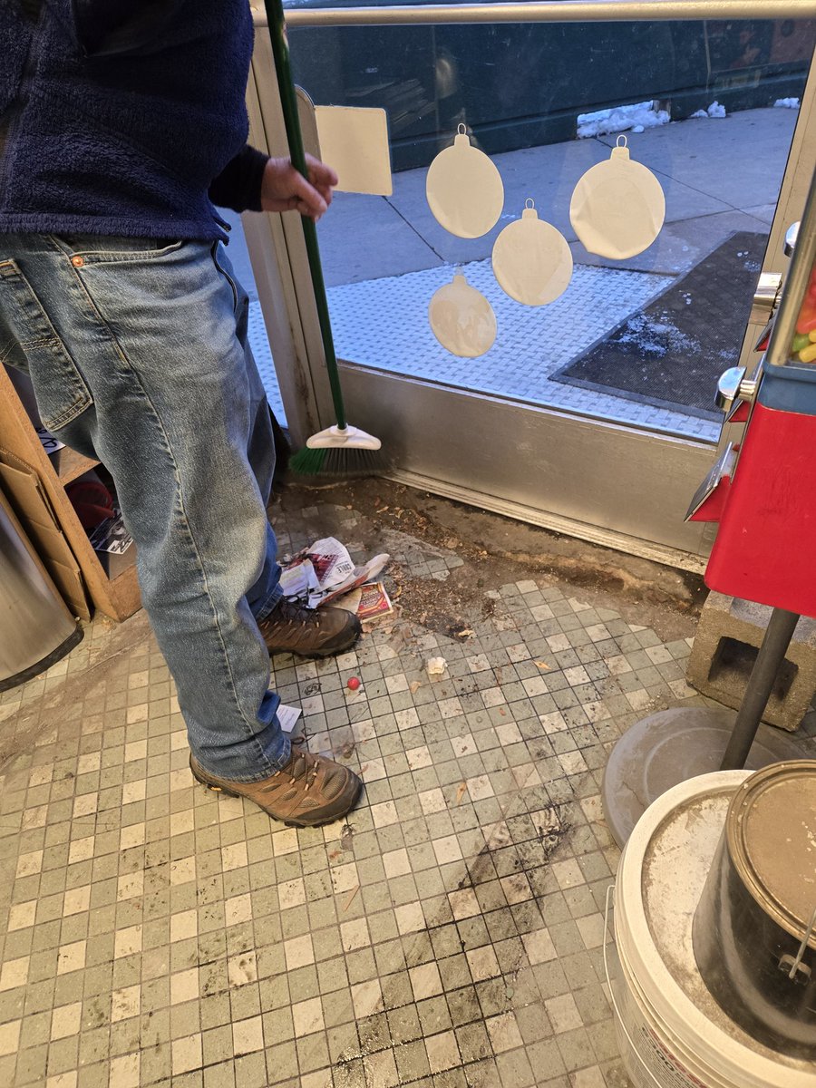 windowsfaxscan's tweet image. My dad just showed up with his own broom and he's sweeping my workplace