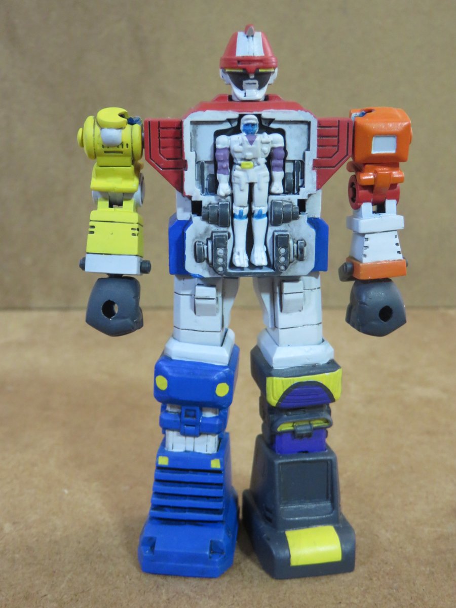 osamuhorikawa's tweet image. マイティオーボッツが欲しくても売ってないのでベストメカコレクションのゴッドマーズを塗り替えて飢えをしのいだものです。