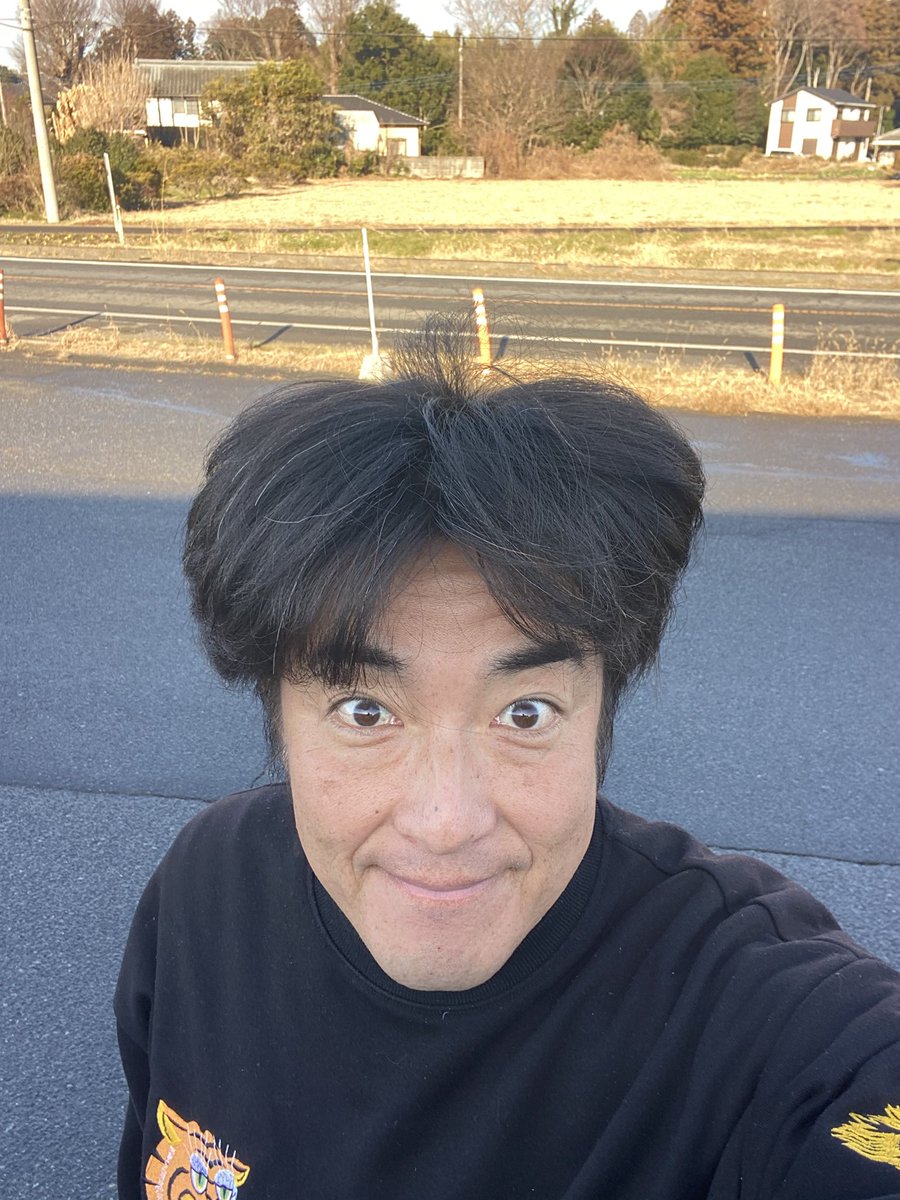 スクール革命、水曜日のダウンタウンとテレビ出演が続き良い年明けです！そして今日から3日間ロケに行ってきます！どこか場所わからないけどー！