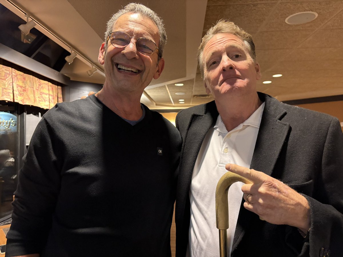 Hebsyman's tweet image. Ran into former @NHLBlackhawks forward Steve Ludzik at Betty’s in Niagara Falls.  Ludzy  is doing well and looking good.