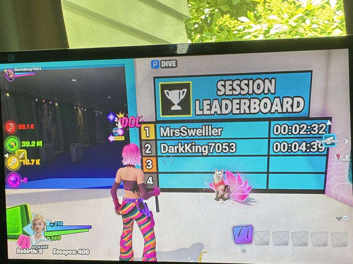 Mrs Swelller tweet media