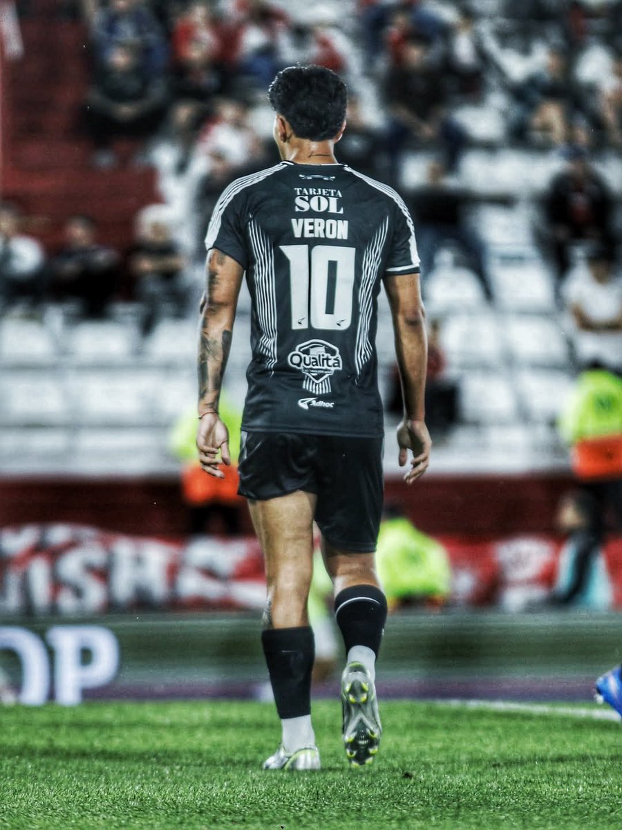 🚨🔍 GASTÓN #VERON [24] ESTÁ EN EL RADAR DE #SANLORENZO. 

Estuvo cedido en #CCO y actualmente regresó a #AAAJ, club que está DISPUESTO A NEGOCIARLO. ⚠️

ℹ️ <a href="/CLMerlo/">César Luis Merlo</a>