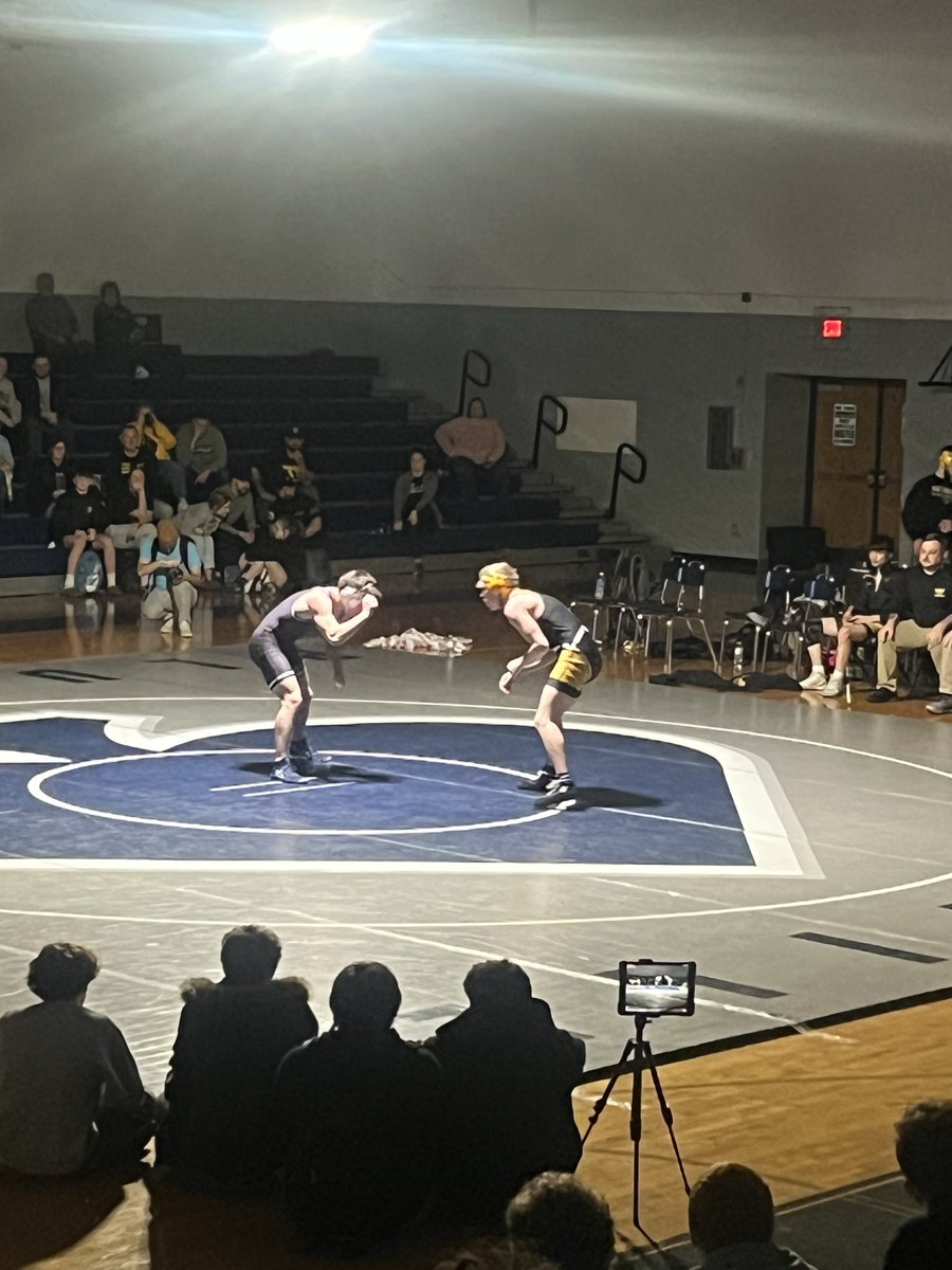 Granville_FB's tweet image. Great atmosphere tonight for GHS wrestling!! Go Blue Aces