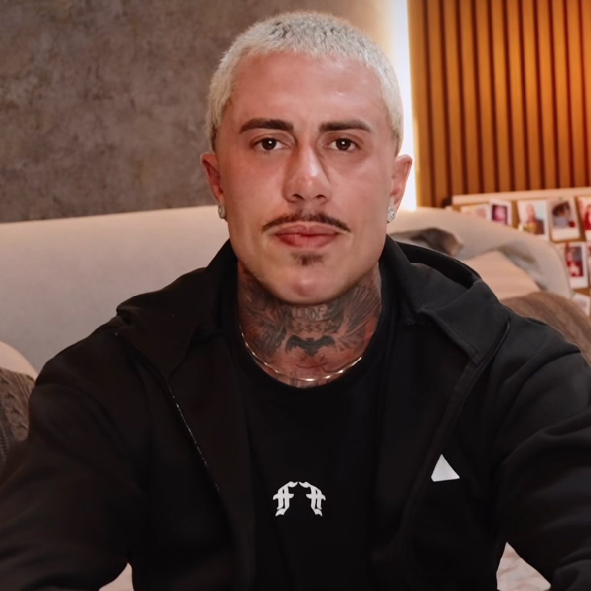 choquei's tweet image. 🚨AGORA: A Justiça proibiu Lorena de citar MC Daniel e deu um prazo de 24 horas para que ela apague conteúdos em que mencionou o ex-namorado.

Além disso, foi fixada uma multa de R$ 5 mil para cada vez que ela citar o cantor, com possibilidade de exclusão do perfil.