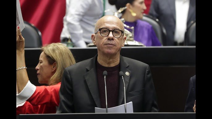 LuisCardenasMx's tweet image. PAN PROPONE REEMBOLSO DE MEDICAMENTOS POR DESABASTO

El diputado panista @ectorjaime presentó una iniciativa para obligar al Estado a reembolsar gastos en medicamentos cuando el sistema público esté saturado o niegue recetas. La propuesta responde al desabasto y fija reglas,…