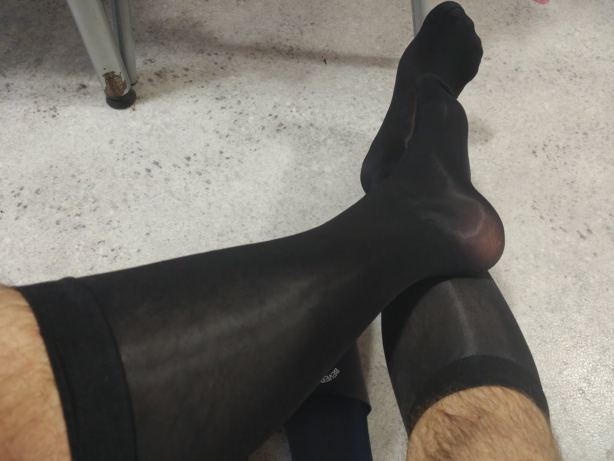 van0_nsfw's tweet photo. New shiny sheer socks 

#sheersocks #dresssocks #gay https://t.co/xkUEBfSmdu