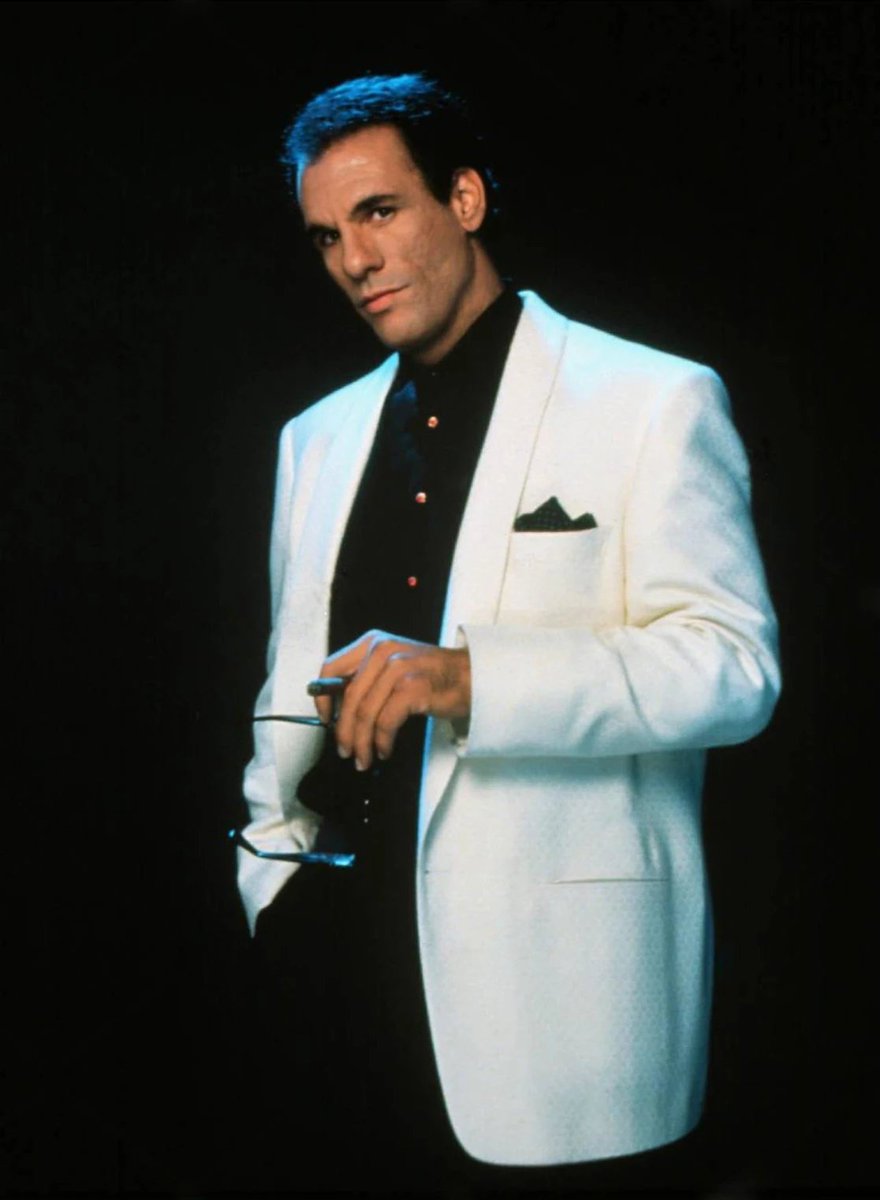 Syndicate_CEO's tweet image. On a day where I feel like stir fried 💩, I found a way to feel better by watching my awesome @X follow @RobertJohnDavi as Franz Sanchez in the superbly underrated @007 film #LicenceToKill. Thank you for the privilege of watching you on screen RJD!!!