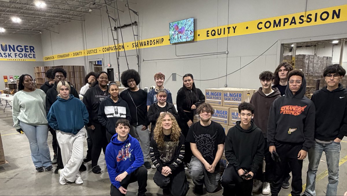 RoundTableOC's tweet image. Finishing up another cohort this month!  One last community outing helping @hungertaskforce @OCFSD