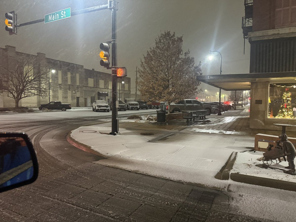 Meteorologist Lucy Doll tweet media