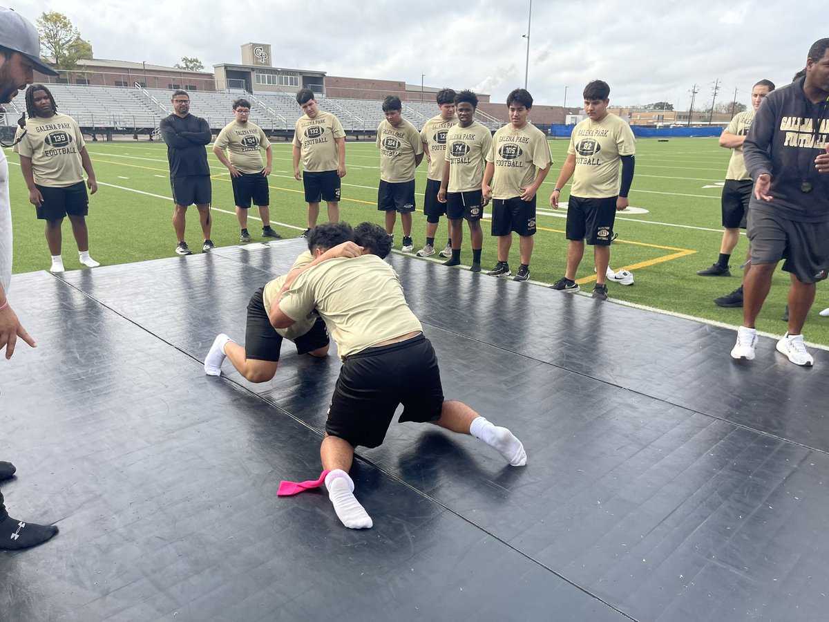 GPHS_Athletics's tweet image. It was a great 1st week back! The Yellowjackets are set out to “Earn It”! Next week will be all about Emptying The Tank! 🐝 🏈@GalenaParkISD @GPHS_GPISD @KaeWalker2