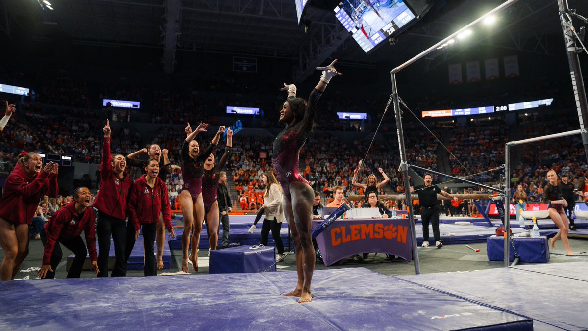 BamaGymnastics's tweet image. A veteran performance from the freshman.