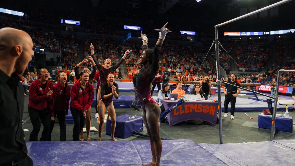 BamaGymnastics's tweet image. A veteran performance from the freshman.
