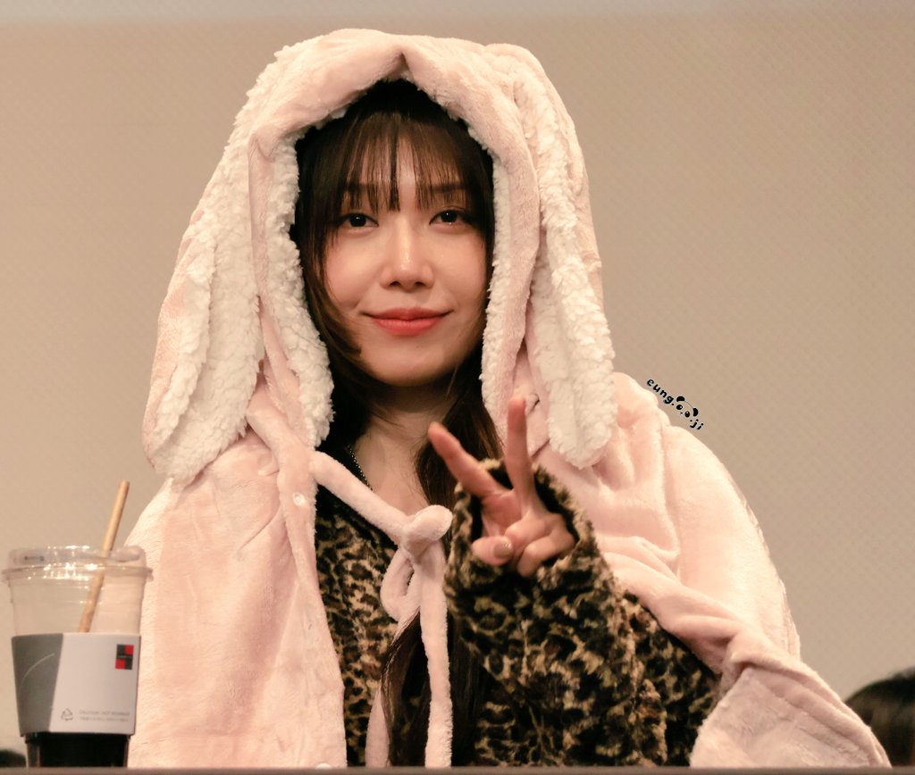 Apink 250109 K4 🇰🇷✏️
🐶
.
.
.
.
.
.

#鄭恩地 #郑恩地 
#에이핑크 #Apink
#정은지 #Eunji