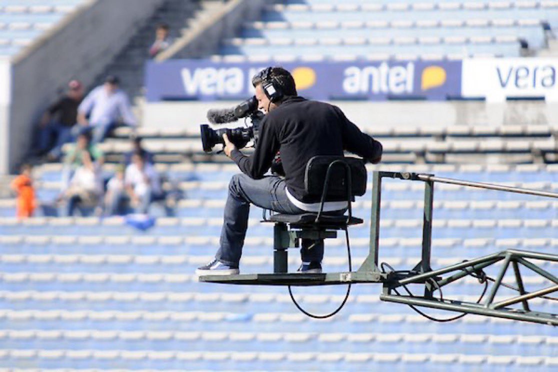 🚨📺 A esta hora es compleja la situación de la televisación del fútbol: Los cables del interior siguen sin arreglar y en Montevideo solo hay dos opciones confirmadas

📻 Lo conté en <a href="/VQV_Futbol/">Vamos Que Vamos</a>, y podes escucharlo con todos los detalles acá ⬇️

▶️ youtu.be/8Anu408SfE0?si…