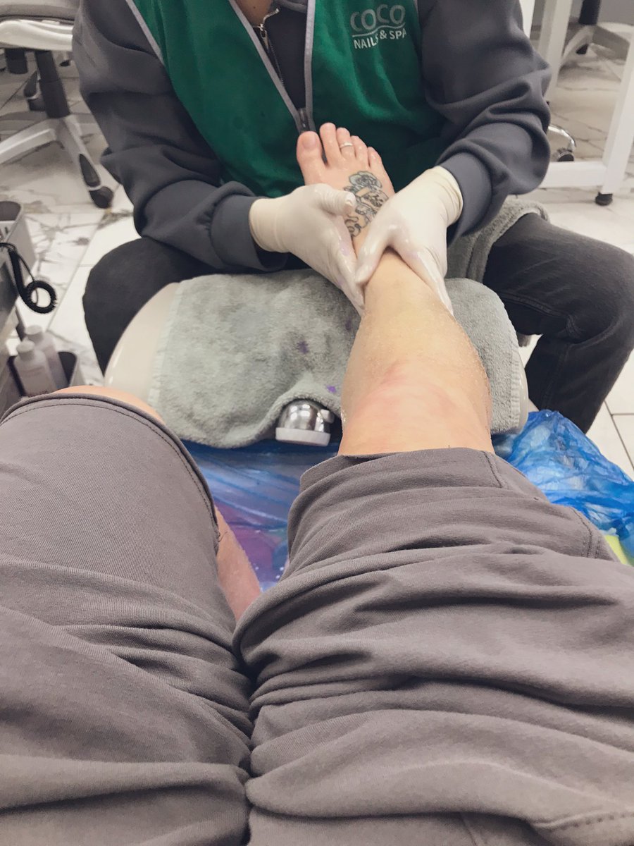 TATTED4PLEASURE's tweet photo. MMMM 🫦. He took such good care of me!!! I needed to start the New Year with a new color! 

Guess the color correct and I will send you some custom pics✨✨💋 https://t.co/53oioDNuuh