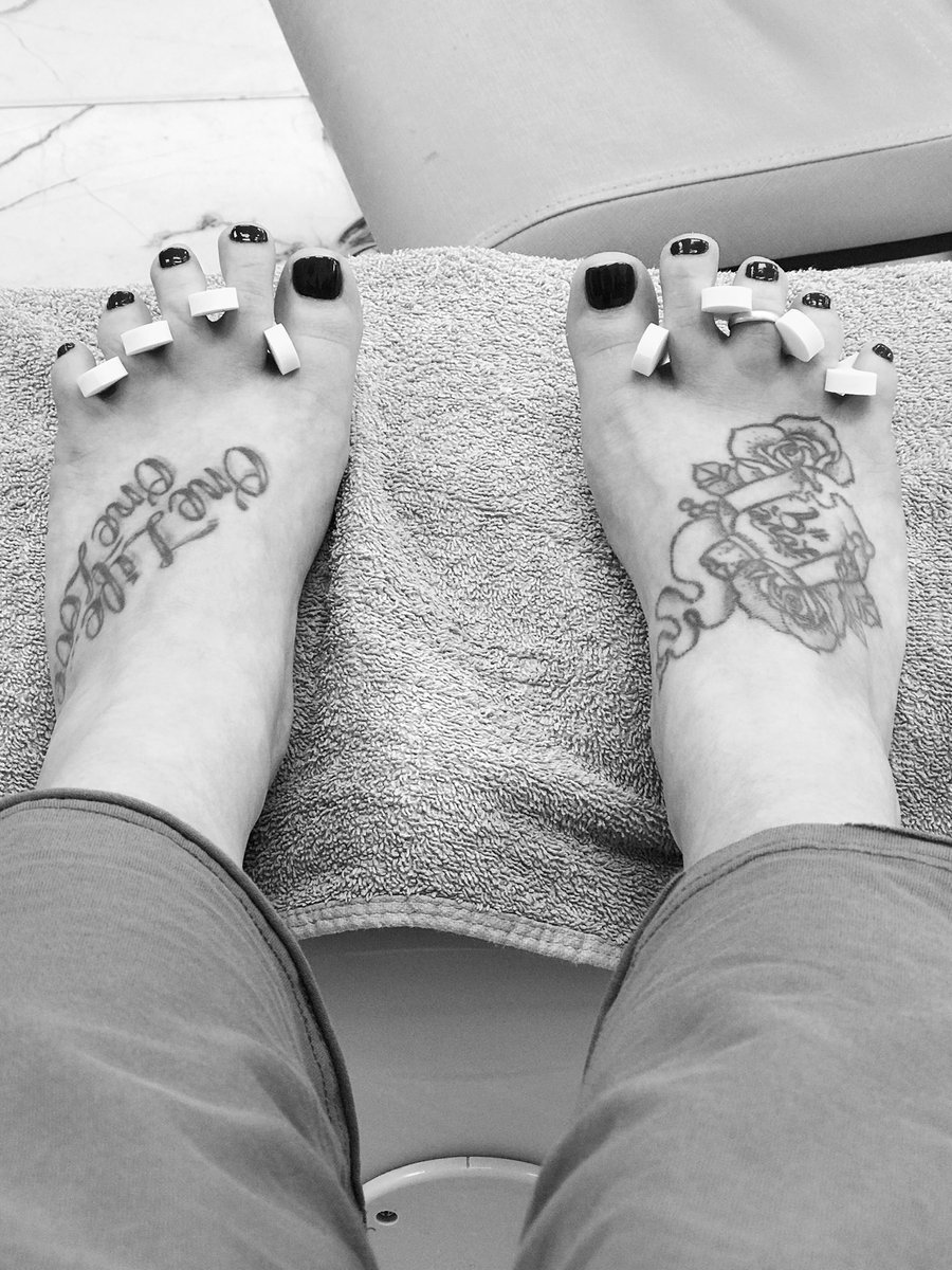 TATTED4PLEASURE's tweet photo. MMMM 🫦. He took such good care of me!!! I needed to start the New Year with a new color! 

Guess the color correct and I will send you some custom pics✨✨💋 https://t.co/53oioDNuuh