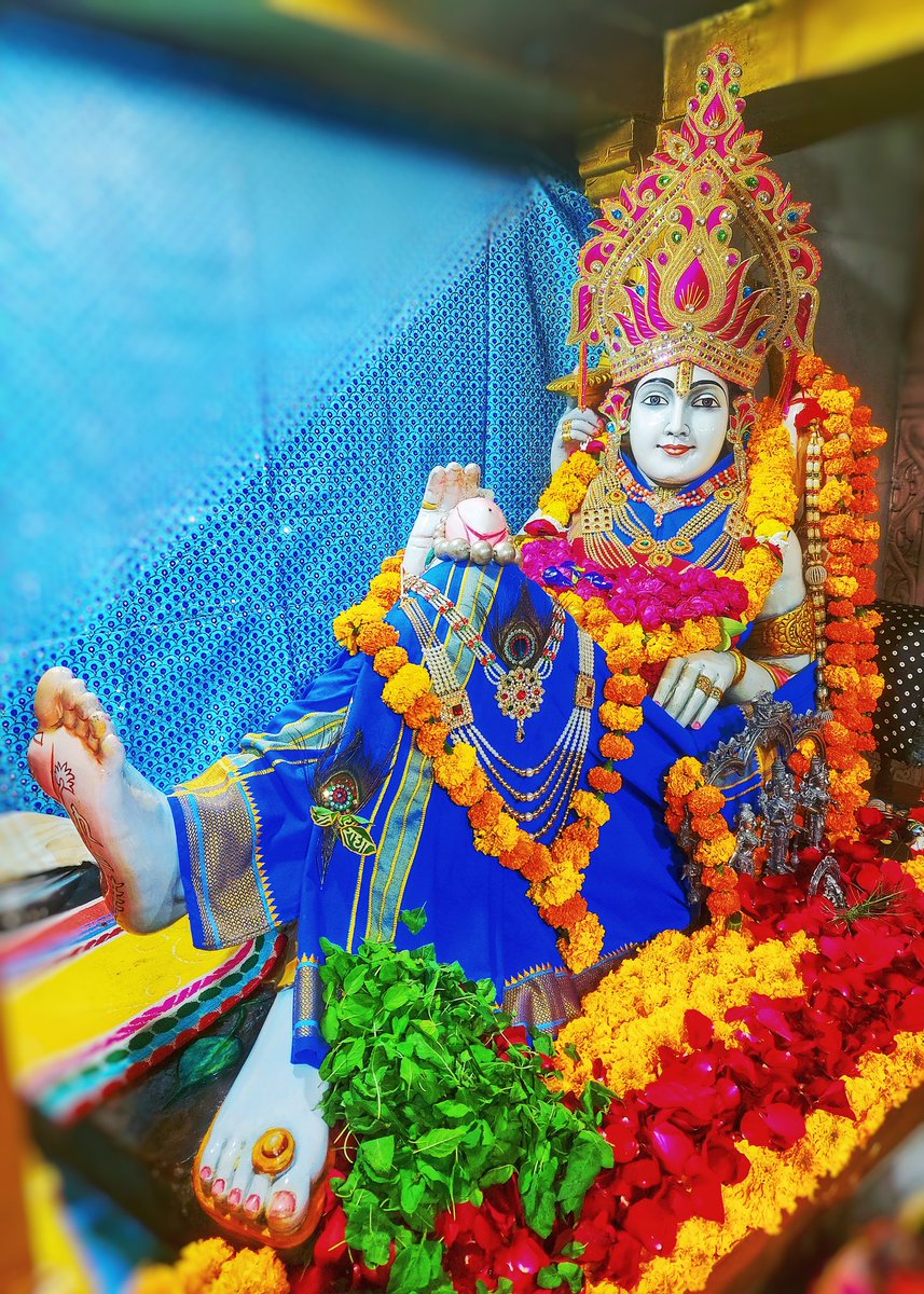 Somnath_Temple's tweet photo. श्री भालका तीर्थ (कृष्ण धाम), प्रभासक्षेत्र - गुजरात (सौराष्ट्र),
दिनांकः 10 जनवरी  2026, पौष कृष्ण सप्तमी - शनिवार
मध्याह्न शृंगार
01267128

श्री कृष्ण के अंतिम लीला स्थान भालका तीर्थ पहुंचने  के लिए लोकेशन लिंक:🛕📍
https://t.co/stlxI0ll6N https://t.co/p6mnE1FaYx