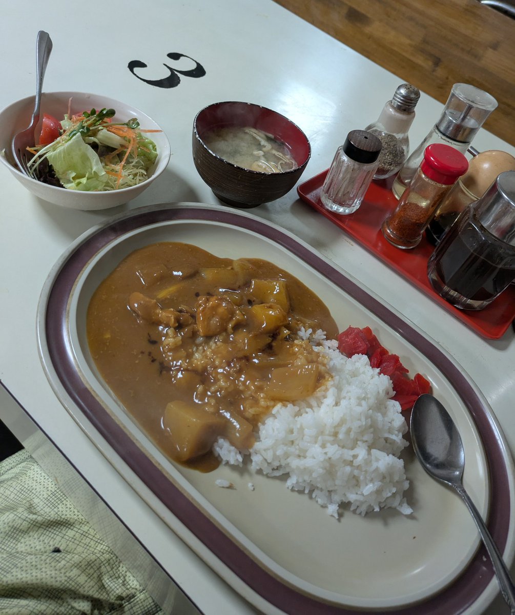 ikeda_lily's tweet image. 今のタブチも、３月中旬から末で終わる。この高円寺のストリートで、あと何度、お酒を飲み、ご飯を食べられるのだろう。