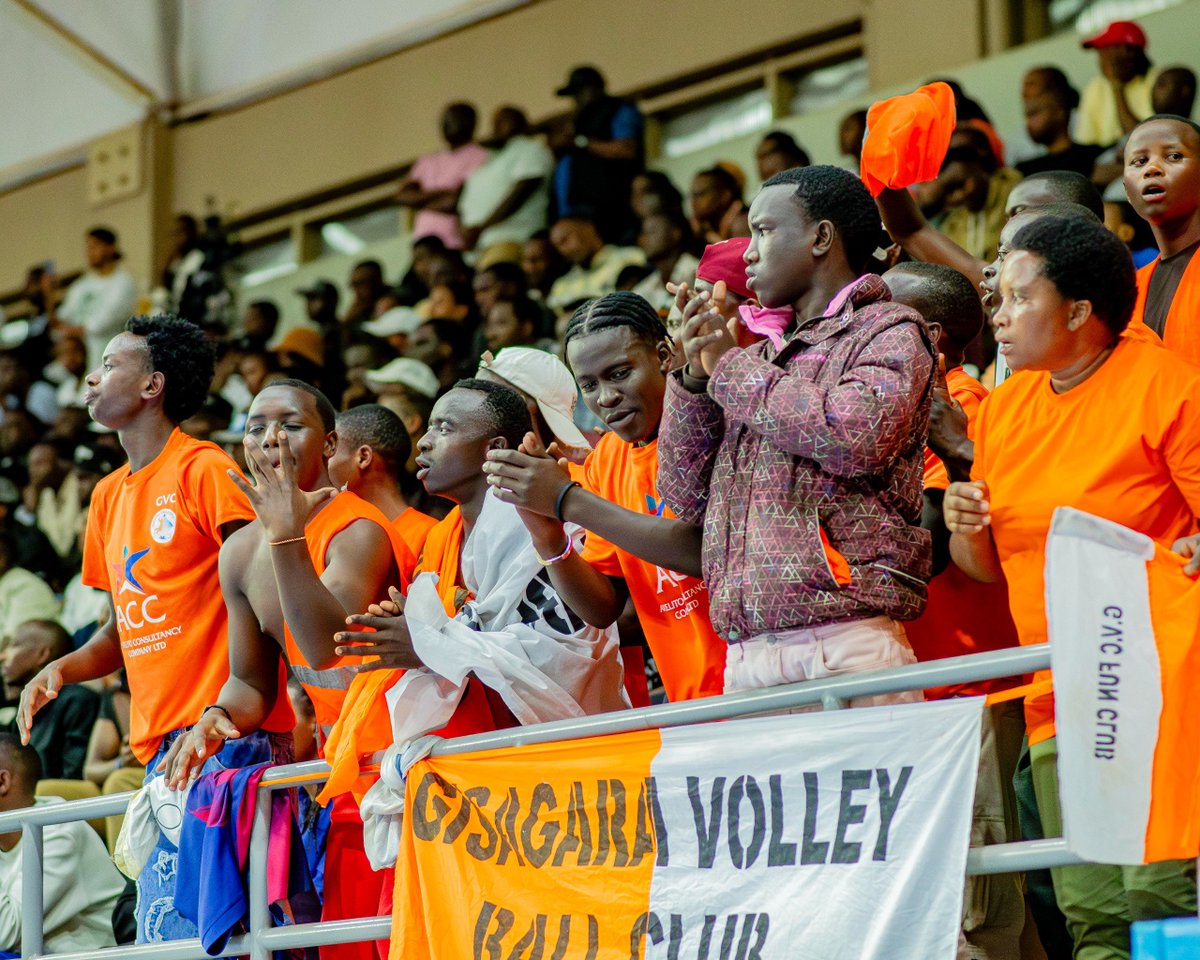 amonb_official's tweet photo. 🚨I waited all morning to talk about the Villagers🟠… ayayay, Who will stop GVC? For the first time in their history, they’ve defeated #POLICE_VC in three consecutive games.🙆🏻 #Villagers swept them by 3–0 sets in just 1hr and a few minutes. Not a good start for the Afande Urujeni’s boys.
Just a curious question: where is home or away for the #Villagers? Wherever they find you, in the city or in their own village they don’t care who you are, they beat you accordingly. 😂
#KTSports