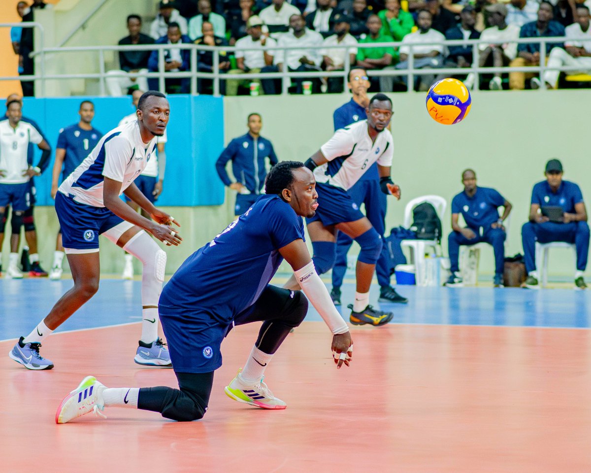 amonb_official's tweet photo. 🚨I waited all morning to talk about the Villagers🟠… ayayay, Who will stop GVC? For the first time in their history, they’ve defeated #POLICE_VC in three consecutive games.🙆🏻 #Villagers swept them by 3–0 sets in just 1hr and a few minutes. Not a good start for the Afande Urujeni’s boys.
Just a curious question: where is home or away for the #Villagers? Wherever they find you, in the city or in their own village they don’t care who you are, they beat you accordingly. 😂
#KTSports
