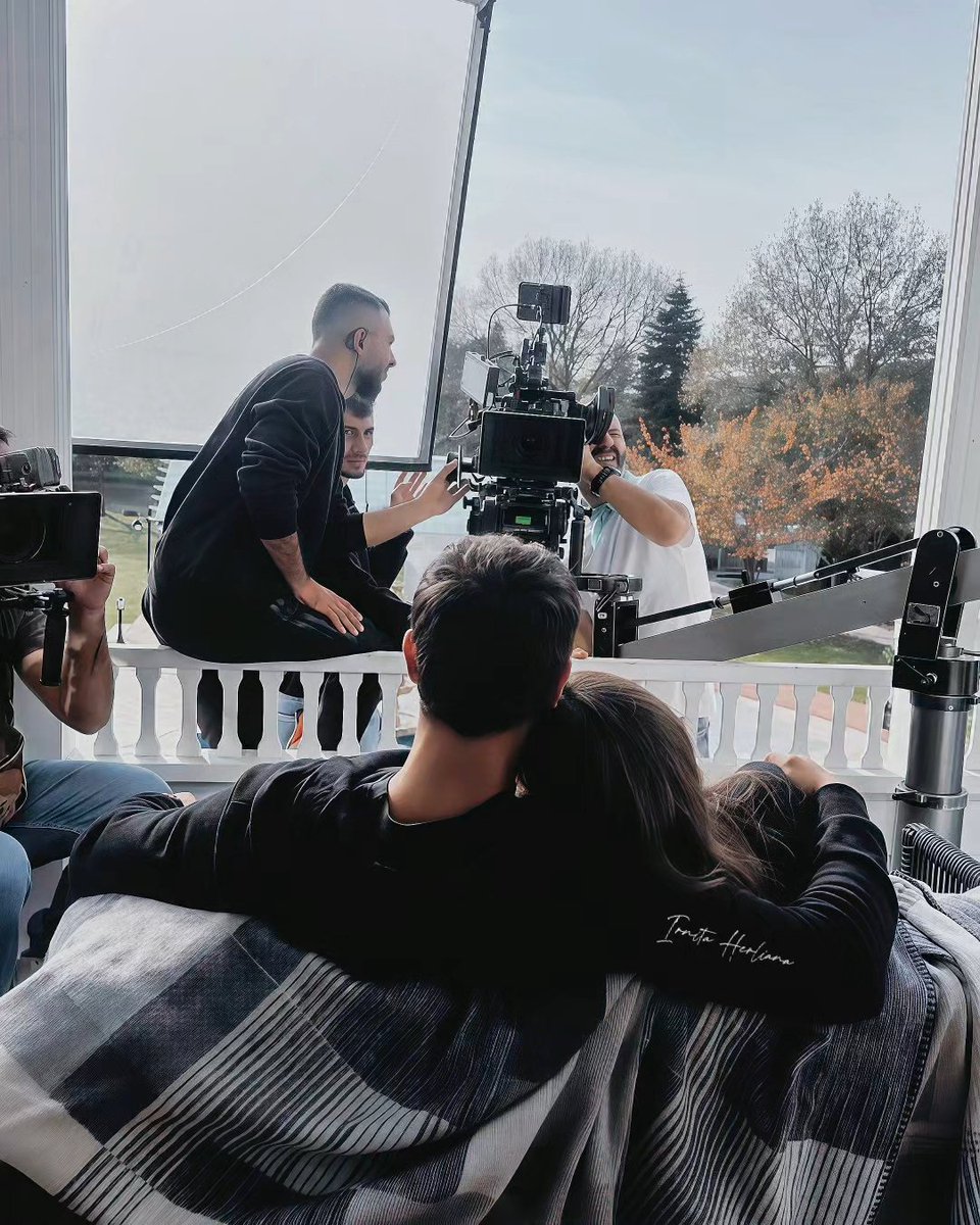 #Arafta • #MerTeş 
🪸🔥 

movie night for the lovebirds, perhaps? 👀🩷✨️