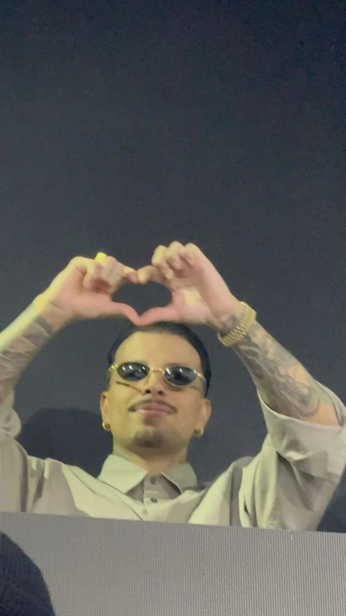 _labandolera_'s tweet photo. Felices 33 a nuestro pelao favorito.💙🤴🏽 https://t.co/mVZq6V2bRD