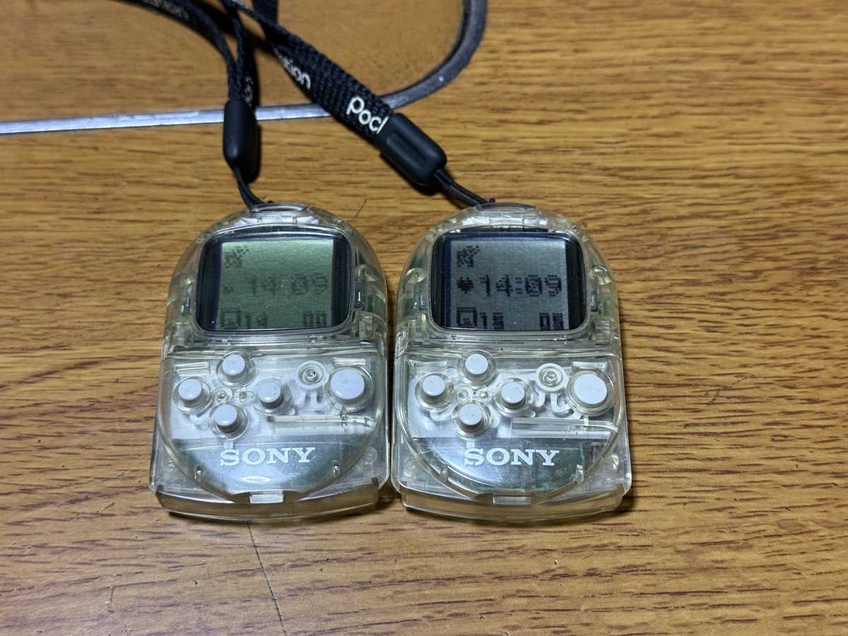 あと、ついでに発掘された限定色クリアピンクのポケステ(未使用品)