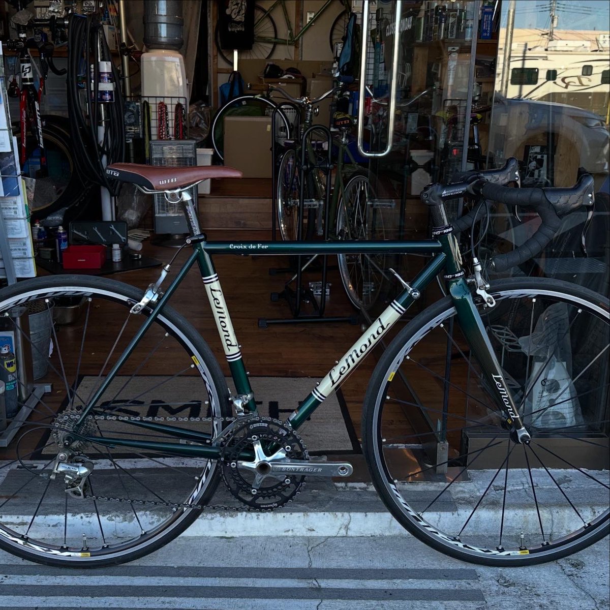 32daycycle's tweet photo. 〈委託販売〉LEMOND Croix de Fer サイズ50  
 ¥110,000 (車体+整備料)
※お支払いは現金でお願いします。

Made in USA🇺🇸 当店でメンテナンス、カスタムをしてきた車体になります。

整備は責任もって行いますが、製品の保証などはありませんので予めご了承ください。 https://t.co/yad6CtvRRQ