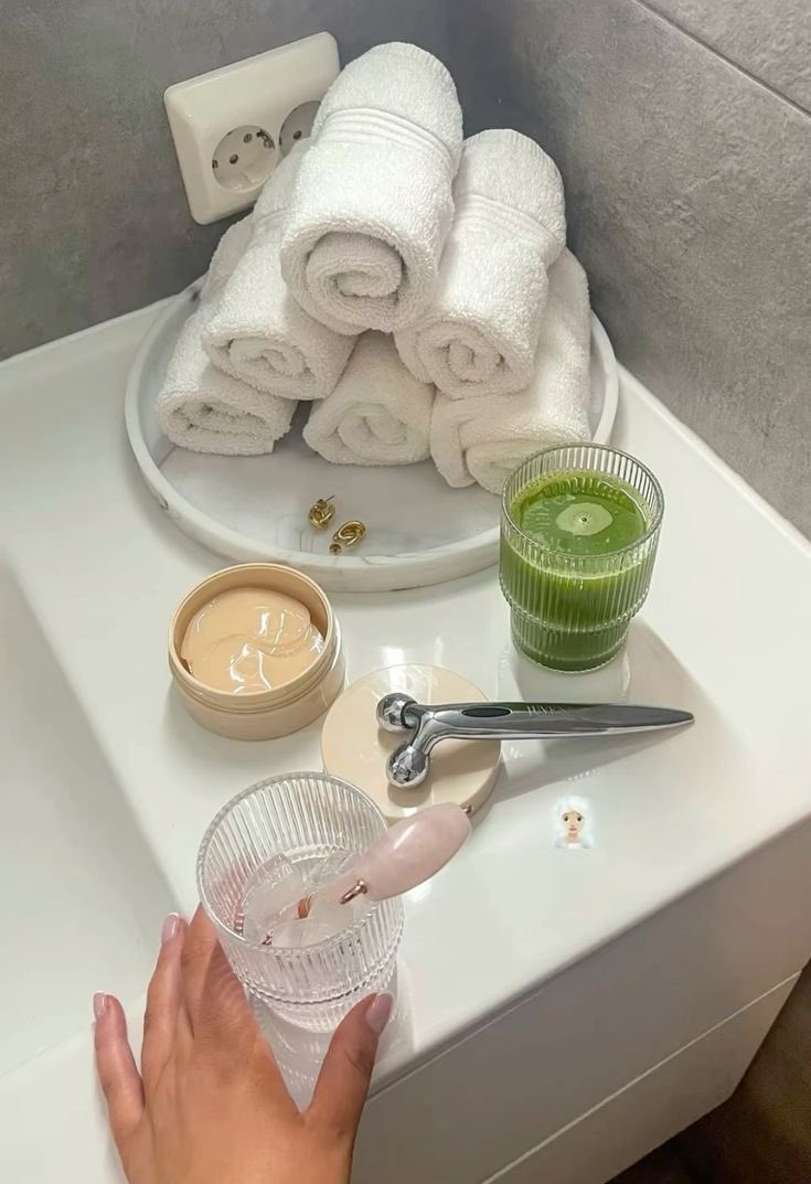 Diorgirlx's tweet photo. saturday morning https://t.co/eFrZTnWQrb