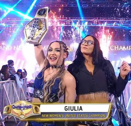 alluringpremier's tweet photo. I love Smackdown https://t.co/kTWf6ddHdh
