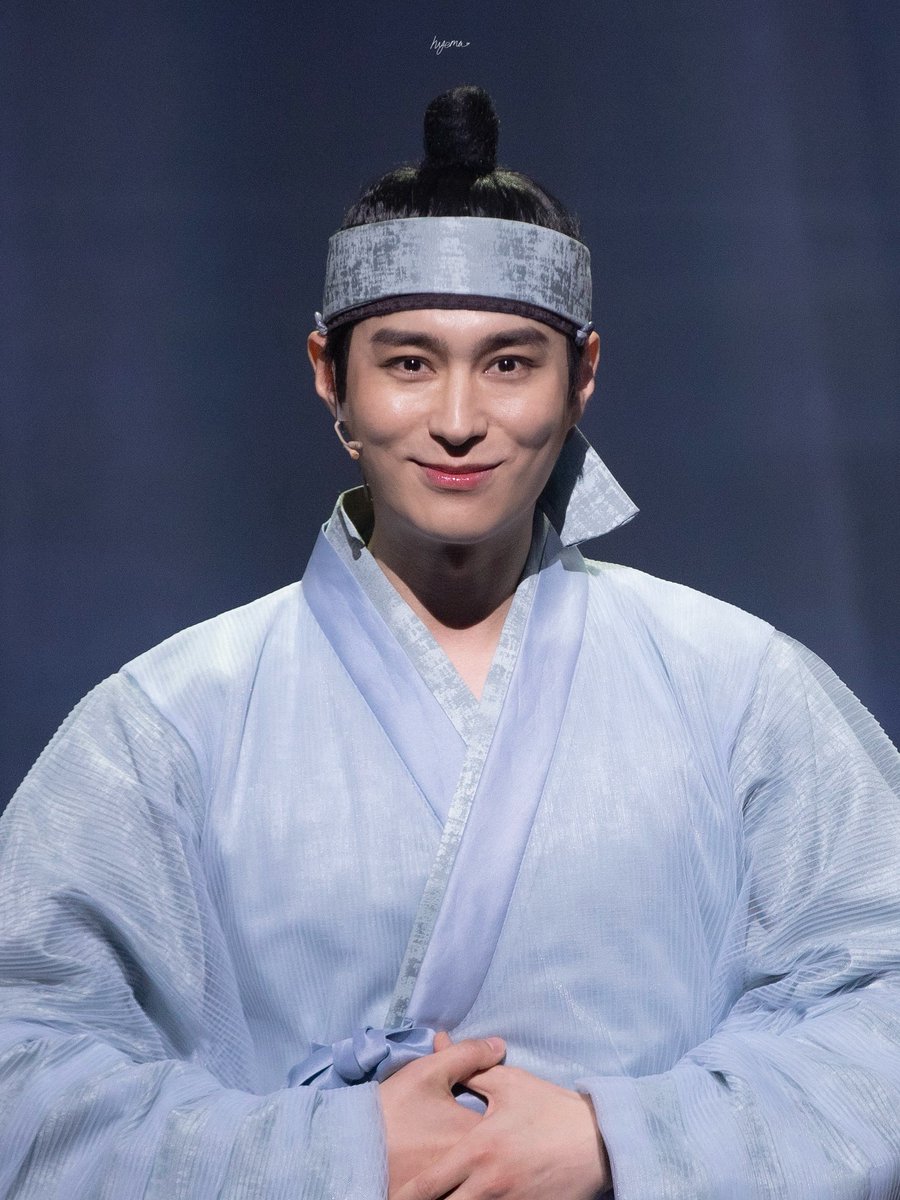 26.01.06 한복입은남자 커튼콜데이

영실|강배 役 전동석

#전동석