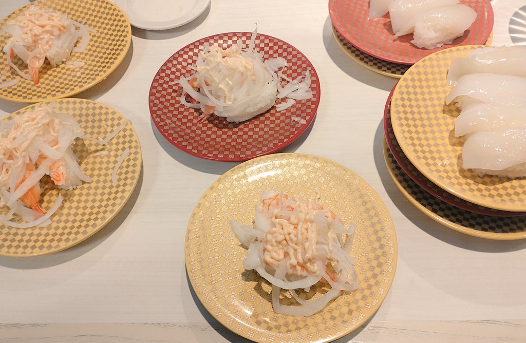 お寿司食べてきたのだ！えびといかたくさん！
つぶ貝炙られてたのには笑ったのだw