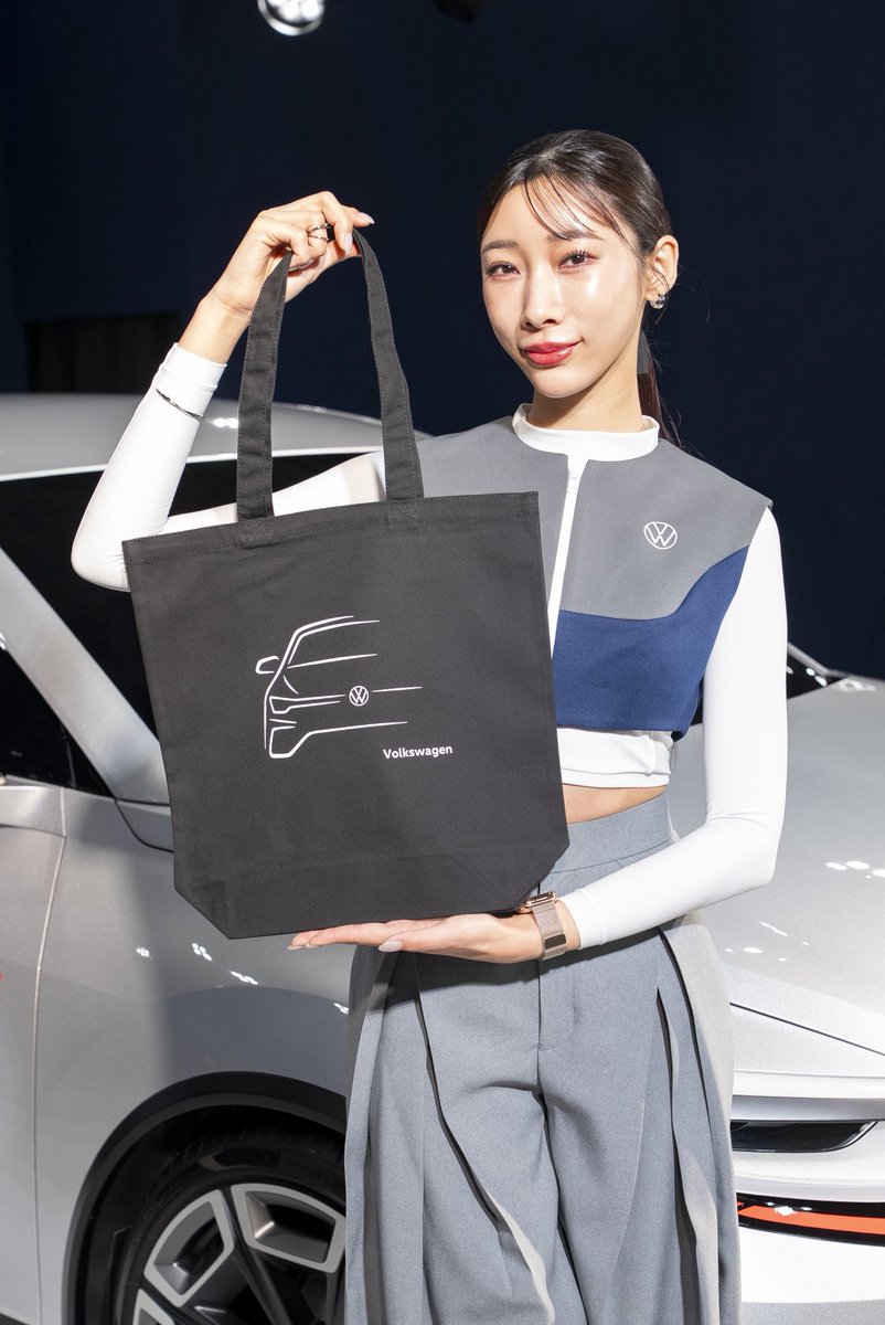 VW_JPN's tweet photo. 【VW広報】

＼この瞬間を、待っていた。／
ID. GTI Concept 日本初披露✨
#東京オートサロン2026　開催中

GTIの歴史が、ここから次の章へ。
EVになっても、GTIはGTI。
その答えを、ぜひ会場で体感してください！

📍幕張メッセ
🗓 1/9(金)〜1/11(日)
📌 東ホール8 Volkswagenブース

━━━━━━━━━━━━
🎁 来場特典
━━━━━━━━━━━━
ブースでアンケートに回答すると
オリジナルトートバッグをプレゼント✨
※数量限定

詳細はこちら
https://t.co/xMskUddhTE

#IDGTI #GTI #Volkswagen
#日本初披露