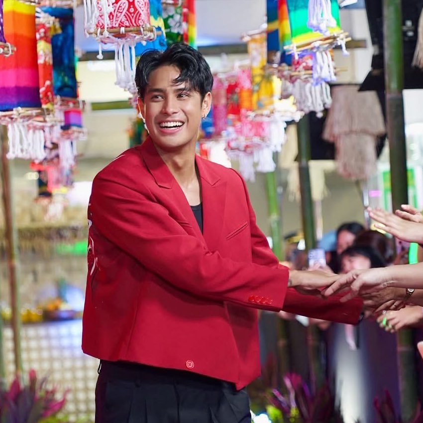 donnyfication's tweet photo. Just want to say how mighty proud I am of this man 😌 As he is busy wrapping up #ROJA this month, the next big project is already in queue. All this on top of other blessings he had last year and continues to have this 2026.

A good man will always be blessed❤️ #DonnyPangilinan https://t.co/mlwhWwlJAT