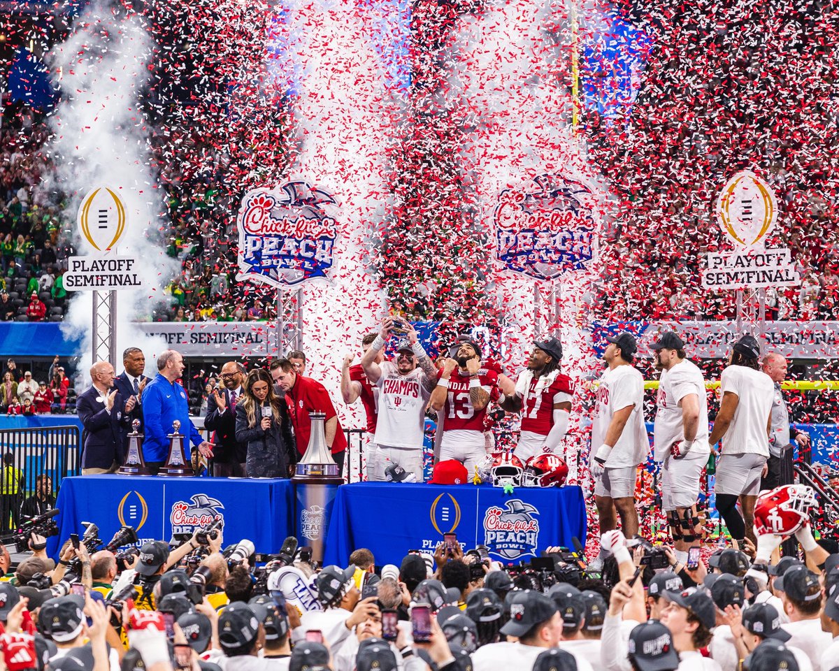 TheHoosierNet's tweet photo. NATTY BOUND 

📸: @KGSportsphoto 

#iufb https://t.co/jhGm8G9tVl