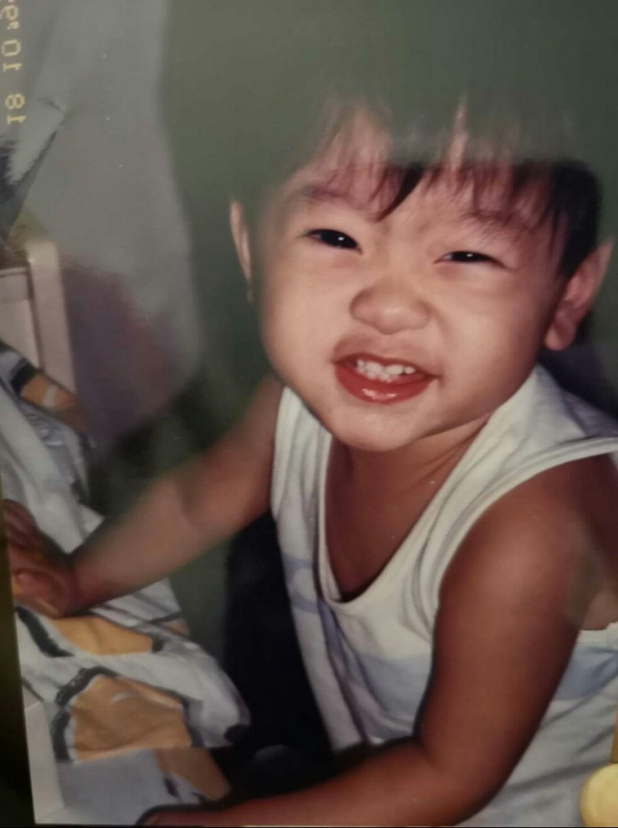 Imbbxx's tweet image. เจ้าของรอยยิ้มรูปหัวใจกับตาเม็ดลำไยมาตั้งแต่เด็ก🥰

#XXSIVK #PorscheSivakorn