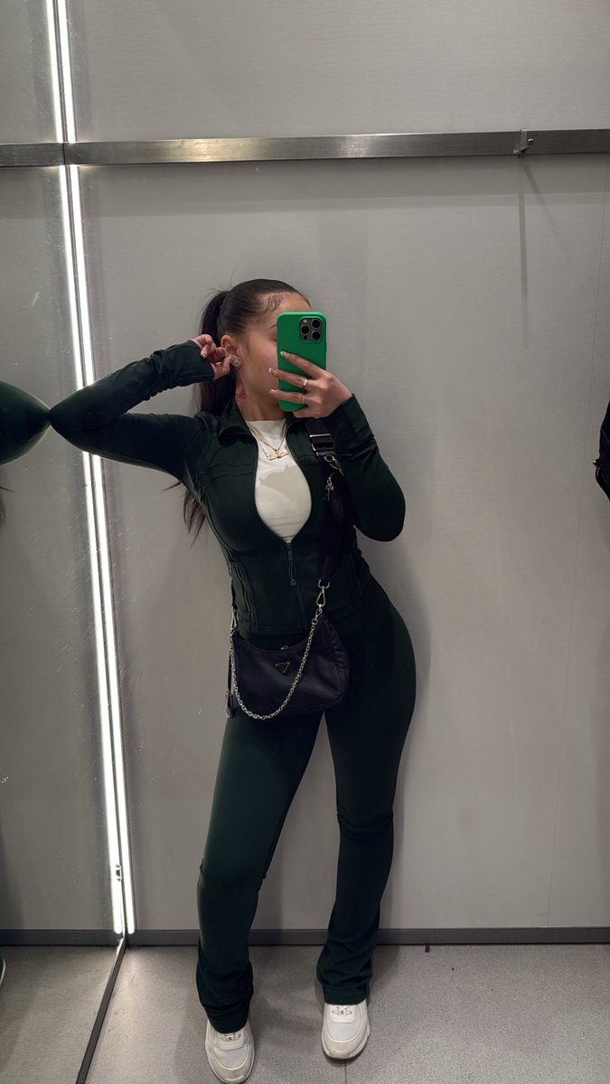 RealChanelly's tweet photo. 🍀 https://t.co/ETTiXwSDa6