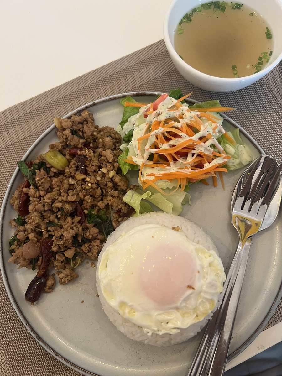 santapen tweet media