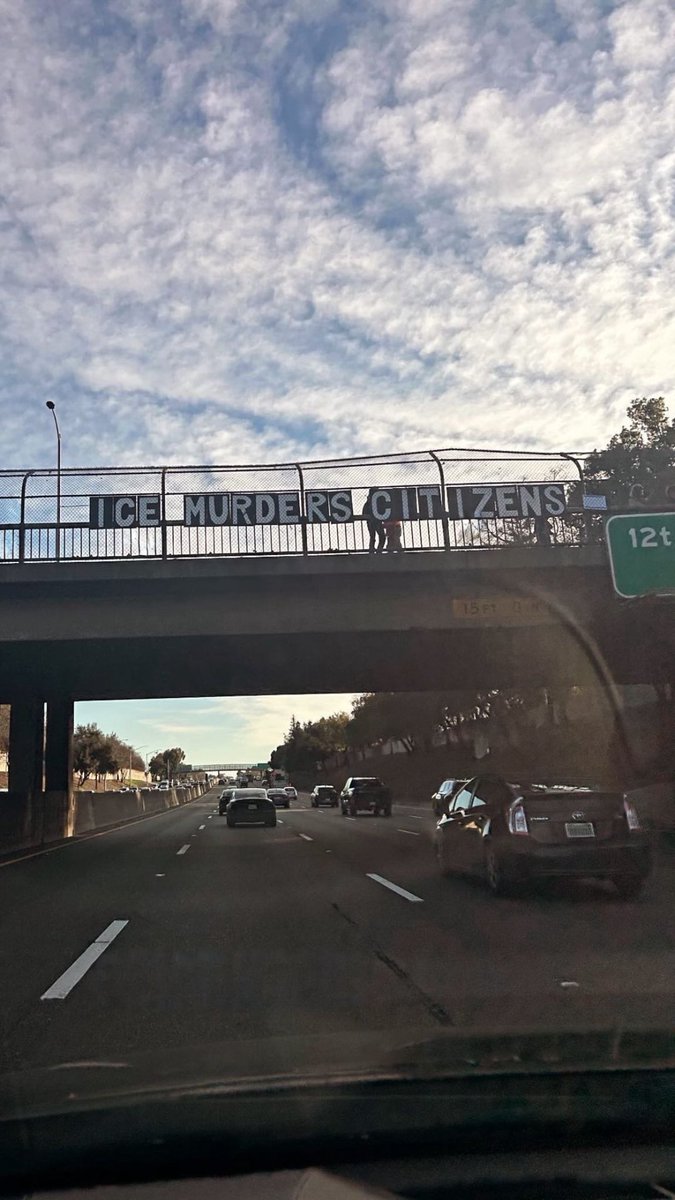 Vané ☽ tweet media