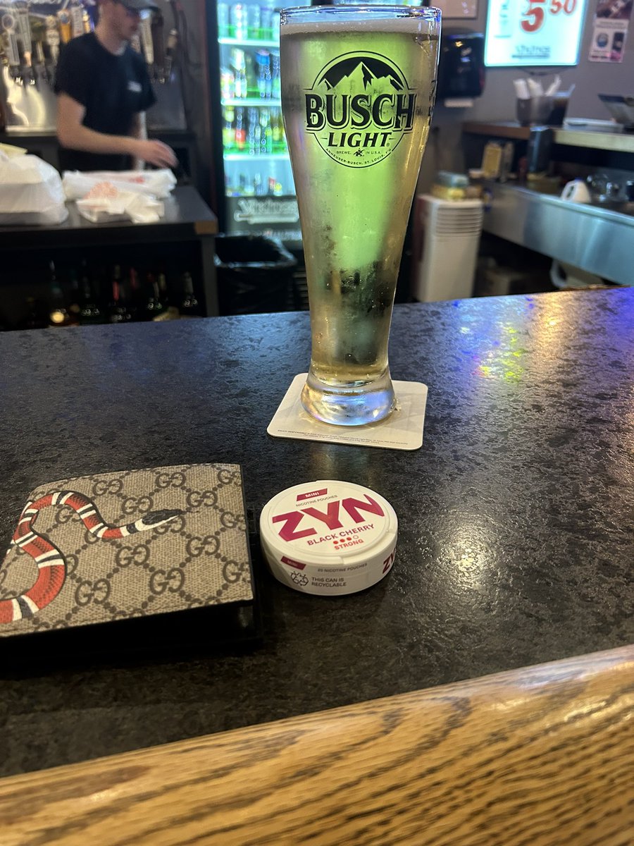 BuddyRichsBlunt's tweet photo. Yes I’m taking a 7 home. Yes I hit on the Hoosiers. Yes I’m taking the bears so the packers reverse fade. #GoPackGo
#CK7 https://t.co/hrmteVCm7p
