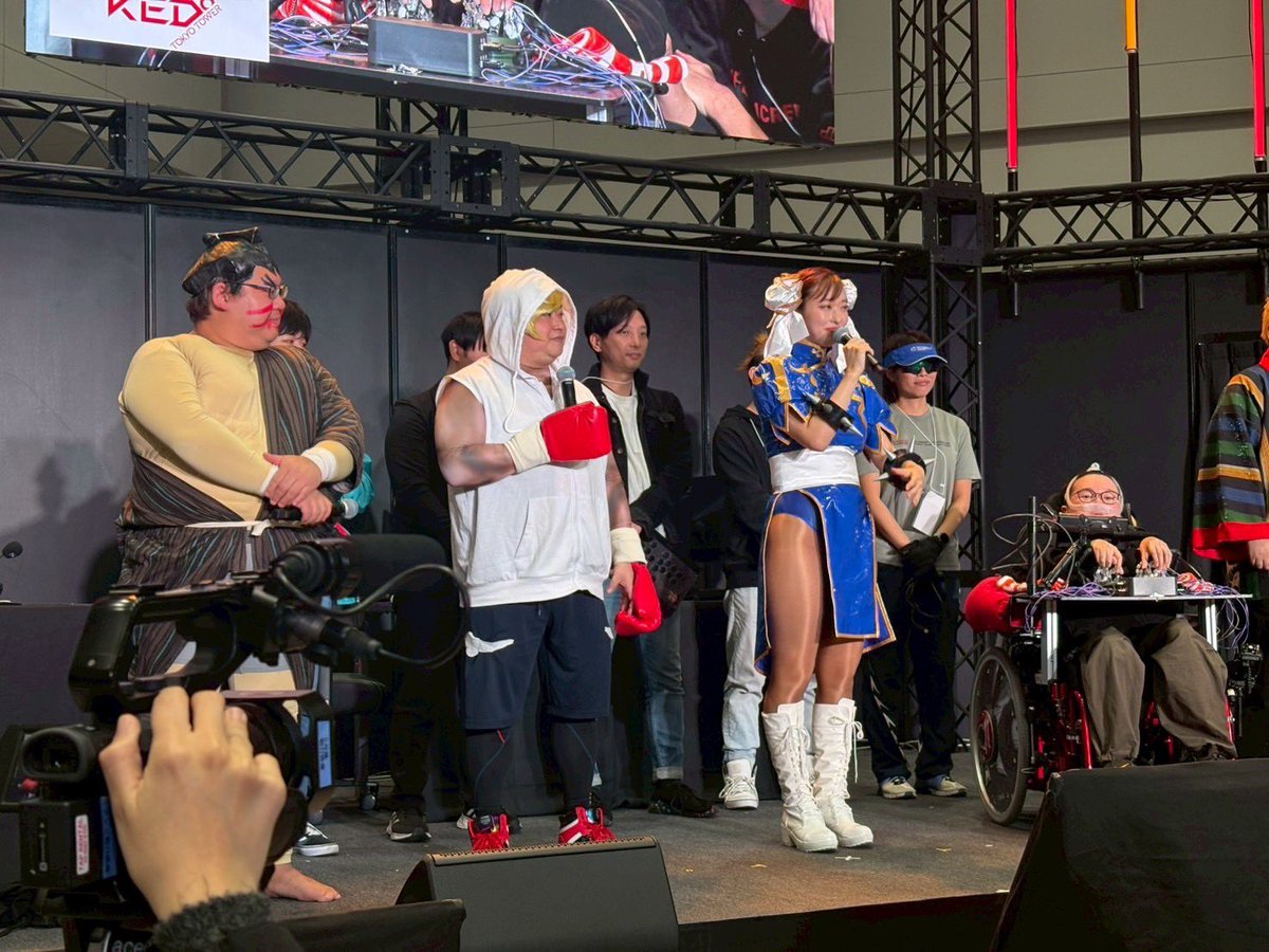 nomo_info's tweet image. #東京eスポーツフェスタ2026　パラeスポーツプレーヤーとのエキシビションマッチステージでした！

誰もが楽しめるスト6！誰とでも楽しめるスト6！とてもハートフルなステージでした！😀

ミライトワとソメイティも応援に駆けつけてくれたよ！

#Jeni #NAOYA #倉持由香 #NOモーション #eスポーツ