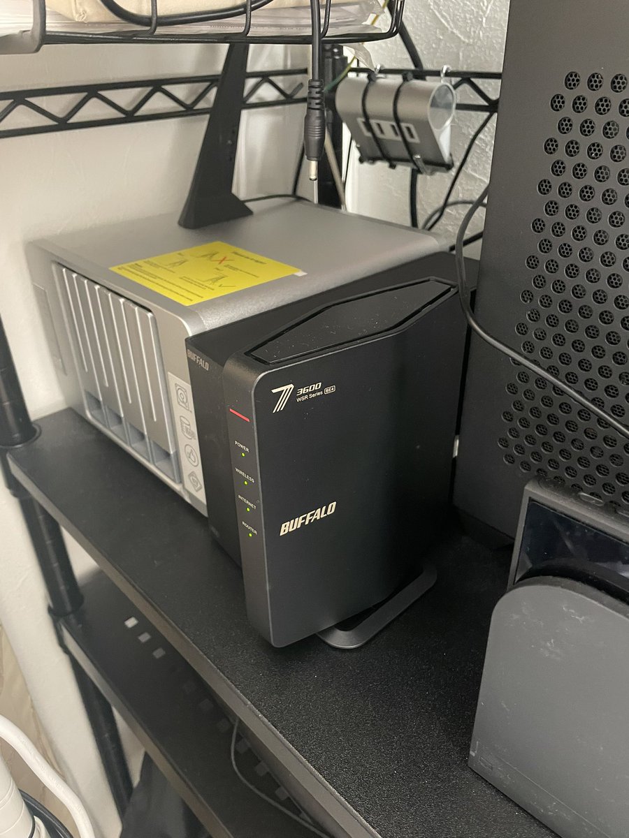 EcoplusUni's tweet photo. この前買った、Wi-Fi7のルーター設置がやっと出来た。
ルーター周辺に障害物がないから、通信速度が速い気がする https://t.co/jT8jEGbaEN