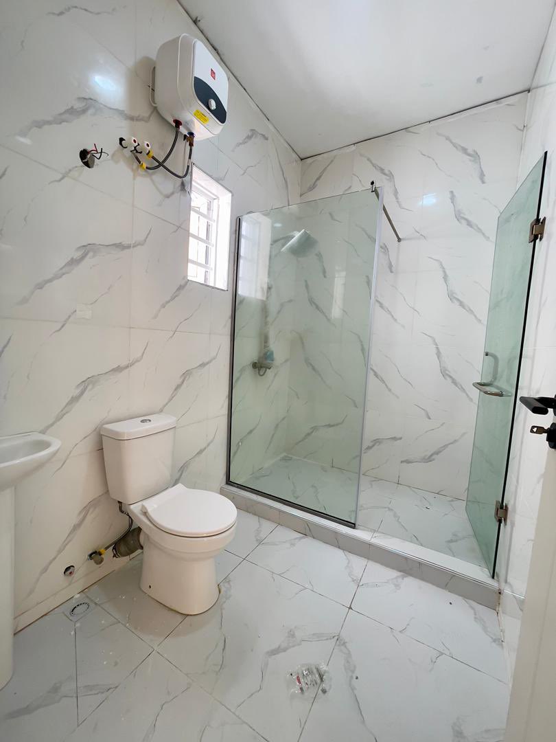 Francessmarty's tweet photo. ✨ 4-Bedroom Semi-Detached Duplex | Ikota, Lekki

✔️ Modern design
✔️ Fully fitted kitchen
✔️ All rooms en-suite
✔️ Secured estate

💰 ₦140,000,000
📞 08157416070

Algeria Wike #ProudlyNaija  #RenewedHope Morocco #CMRMAR https://t.co/vKxMp35WyU