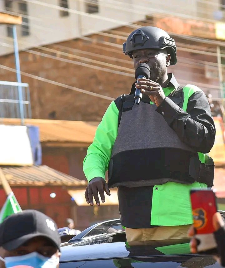KODEROJ's tweet photo. Gachagua campaigns in Kagio kirinyaga,in full military protective https://t.co/9SetChyPlG kirinyaga-his home tuff that unsafe,or it was just to whip emotions and portray kenyan government negatively. https://t.co/ADq97RmaqL