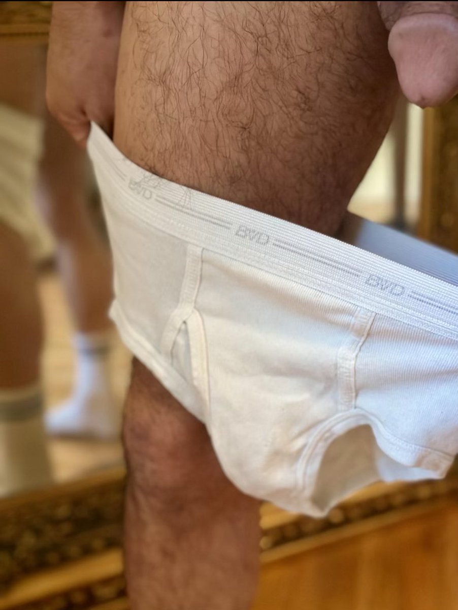 FTL_T_Dubs's tweet photo. Love it when the guy’s briefs are at his knees https://t.co/Z8qpdY8gFF