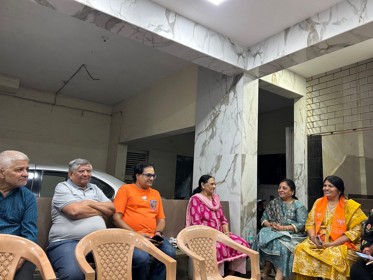 KalpeshaJKBJP's tweet photo. प्रभाग #177 मध्ये नागरिकांशी संवाद साधला. नागरिकांकडून मिळालेला प्रेमळ प्रतिसाद आणि विश्वासाचे आश्वासन मनाला खूप स्पर्शून गेले. आपुलकीसाठी मनापासून आभार. 🙏
🪷 कल्पेशा जेसल कोठारी
महाय़ुती उमेदवार | 📍 प्रभाग १७७
भारतीय जनता पार्टी + शिवसेना + RPI (A) + मित्र पक्ष https://t.co/XcUnm1YtAn