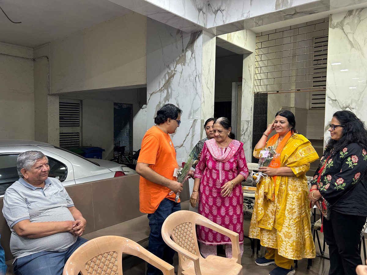 KalpeshaJKBJP's tweet photo. प्रभाग #177 मध्ये नागरिकांशी संवाद साधला. नागरिकांकडून मिळालेला प्रेमळ प्रतिसाद आणि विश्वासाचे आश्वासन मनाला खूप स्पर्शून गेले. आपुलकीसाठी मनापासून आभार. 🙏
🪷 कल्पेशा जेसल कोठारी
महाय़ुती उमेदवार | 📍 प्रभाग १७७
भारतीय जनता पार्टी + शिवसेना + RPI (A) + मित्र पक्ष https://t.co/XcUnm1YtAn