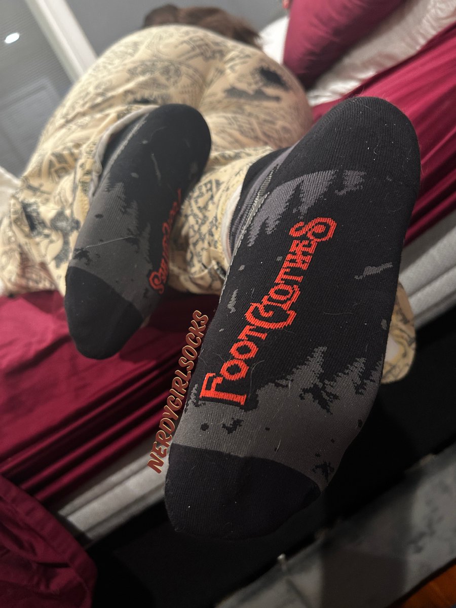 NerdyGirlSocks's tweet photo. Meant to post these last night, but ran out of time to edit and post them. I LOVE these #FootClothes socks they are super comfy and cute! I have more of them, but I went with these #Mothman ones for this set! 😛 1/2
#socks #feet #fypシ #anklesocks #cutesocks https://t.co/vo3pVyvVTG
